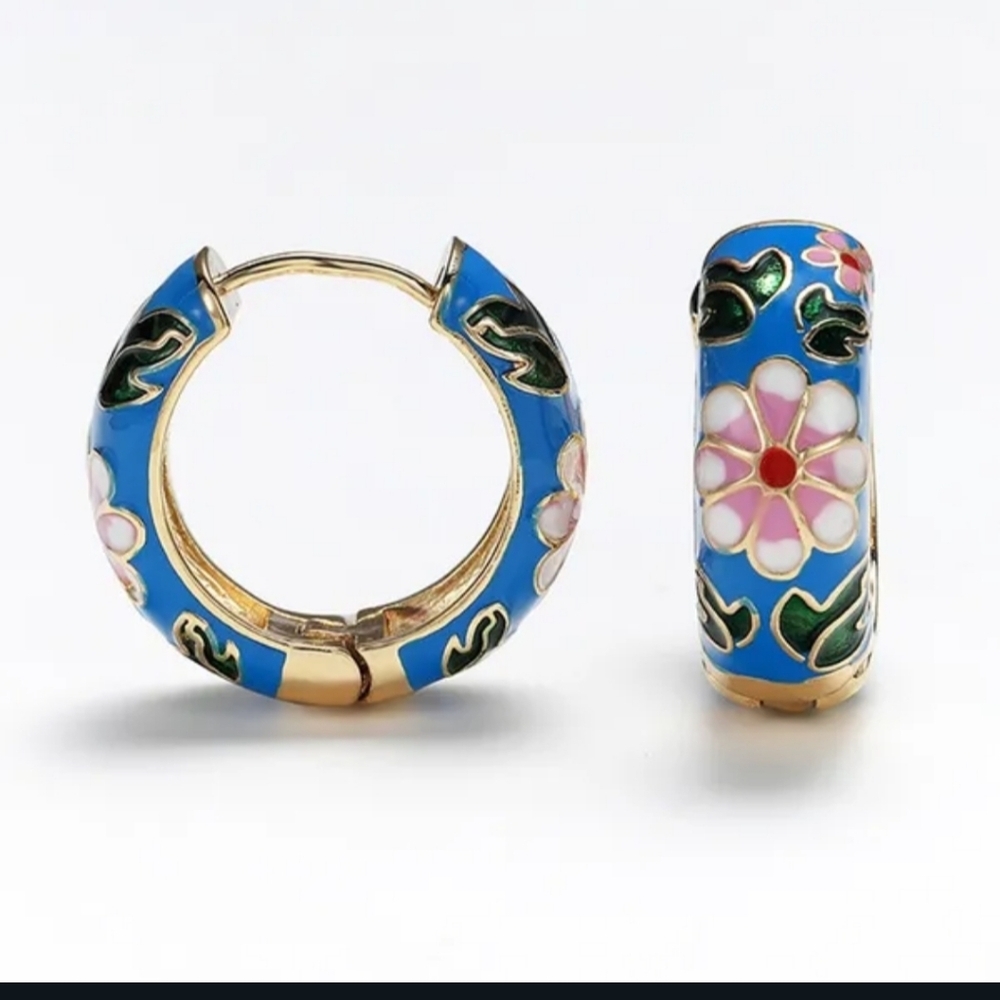 NWT Beautiful Boho Blue Floral Hand Painted Gold Hoop Earrings!